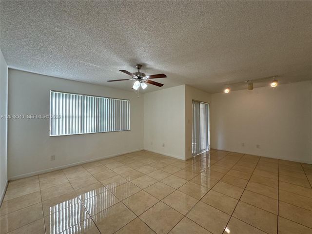 550 S Park Road 188, Hollywood, FL 33021