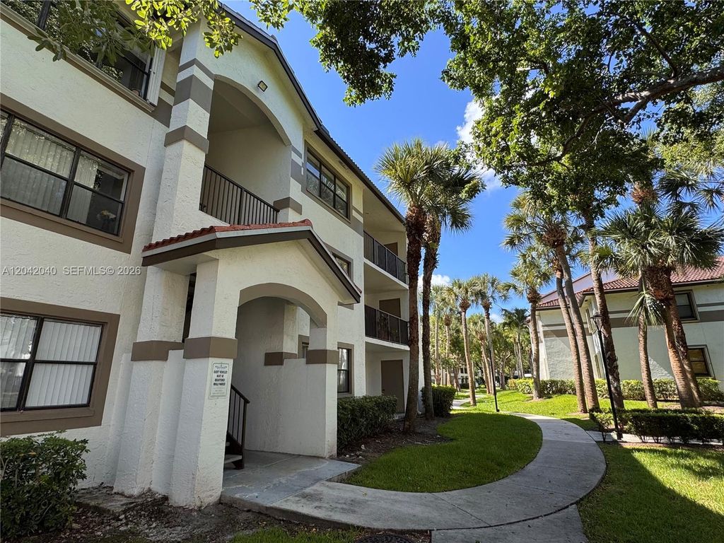 550 S Park Road 188, Hollywood, FL 33021