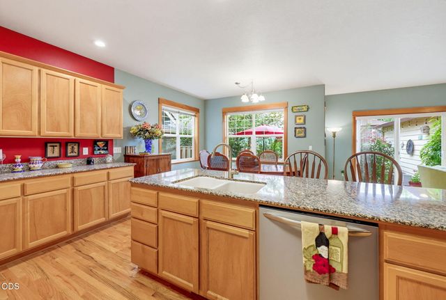 2685 Clay Creek Way, Ashland, OR 97520
