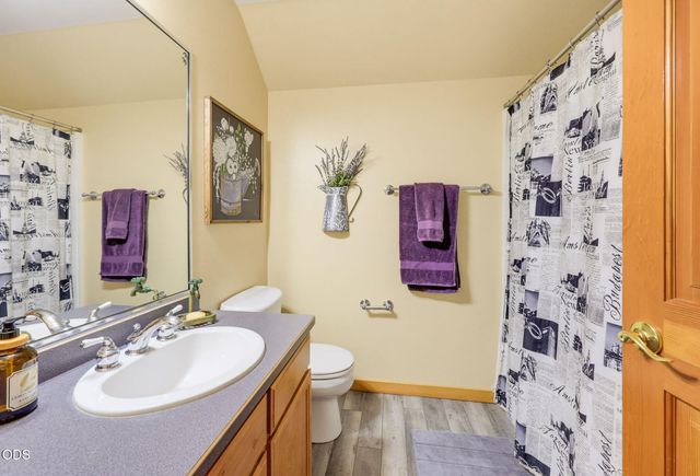 2685 Clay Creek Way, Ashland, OR 97520