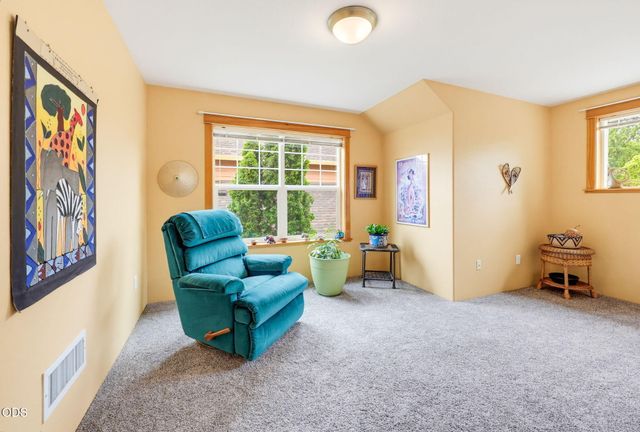 2685 Clay Creek Way, Ashland, OR 97520