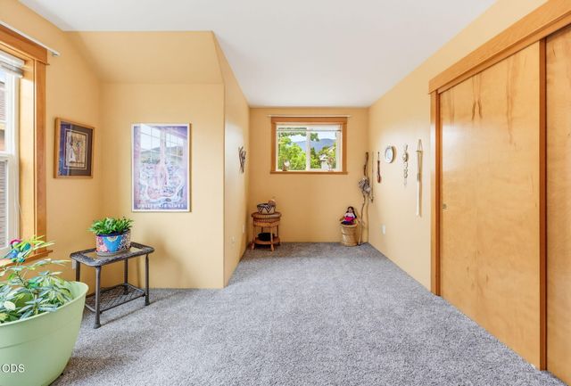 2685 Clay Creek Way, Ashland, OR 97520