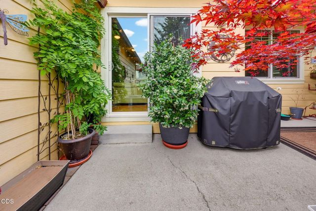 2685 Clay Creek Way, Ashland, OR 97520