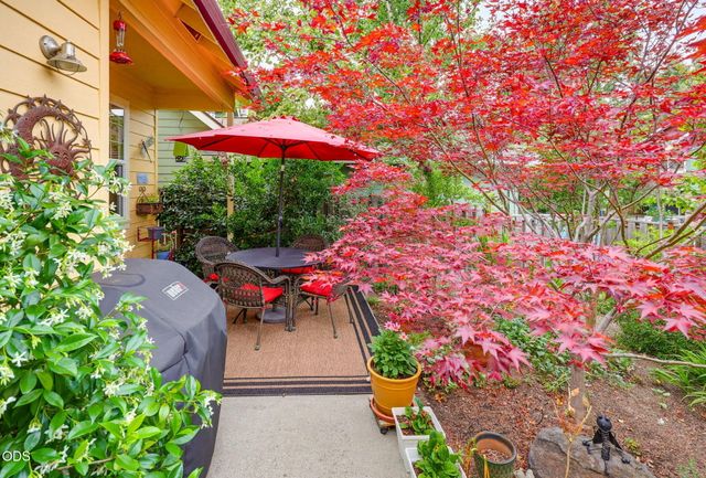 2685 Clay Creek Way, Ashland, OR 97520