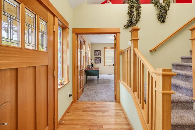 2685 Clay Creek Way, Ashland, OR 97520