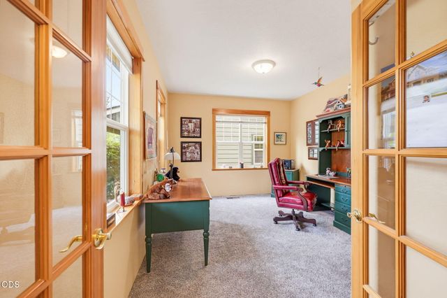 2685 Clay Creek Way, Ashland, OR 97520