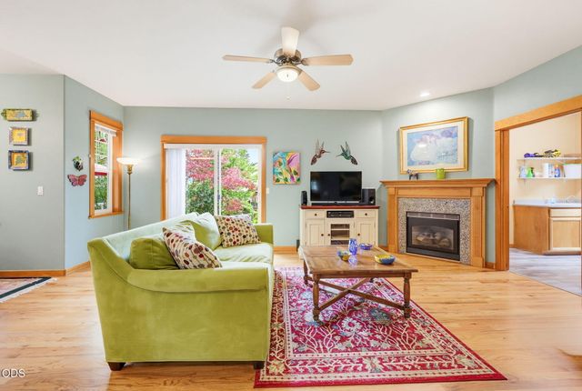 2685 Clay Creek Way, Ashland, OR 97520