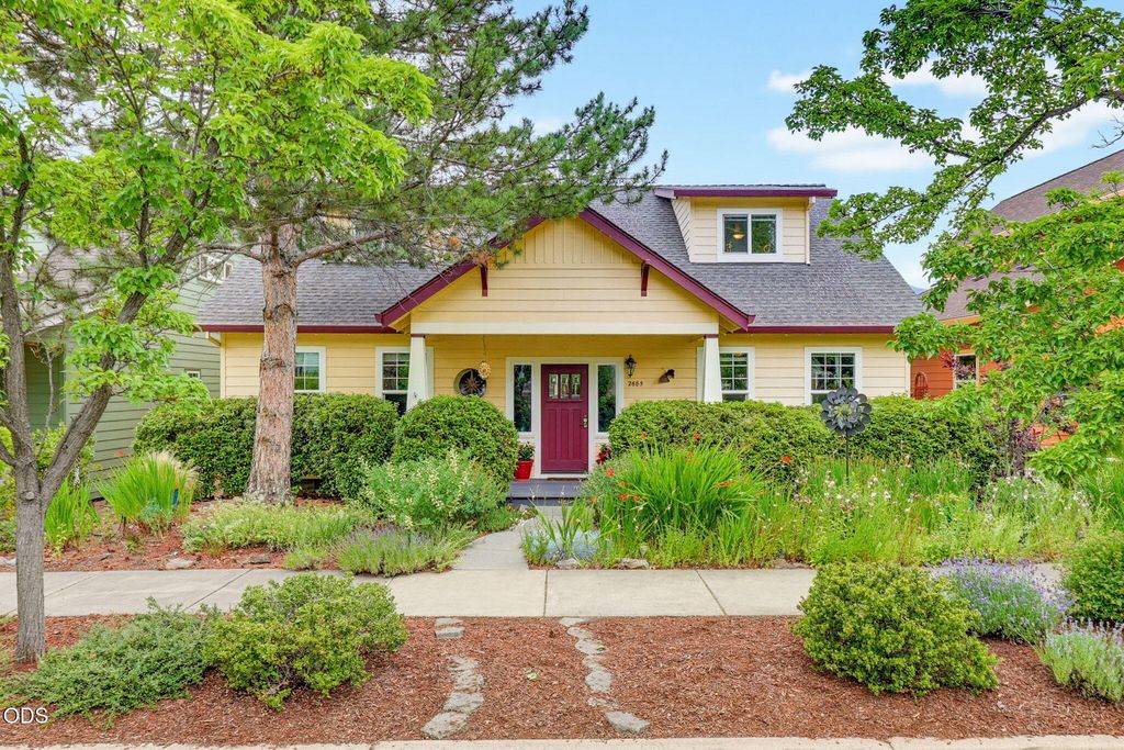 2685 Clay Creek Way, Ashland, OR 97520