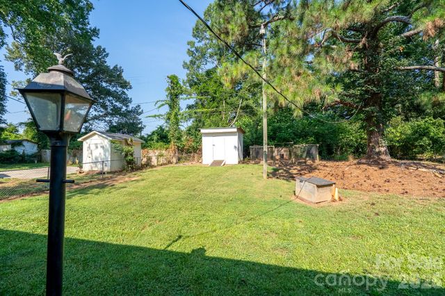 755 Edgerton Drive, Charlotte, NC 28213