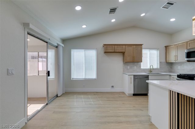 5574 Ballinger Drive, Las Vegas, NV 89142