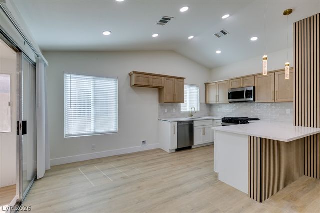 5574 Ballinger Drive, Las Vegas, NV 89142