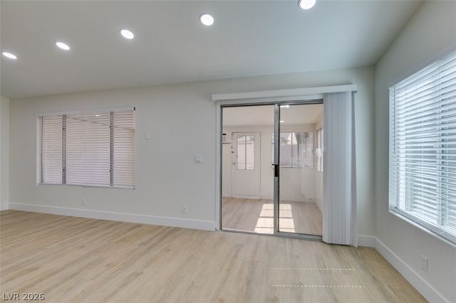 5574 Ballinger Drive, Las Vegas, NV 89142