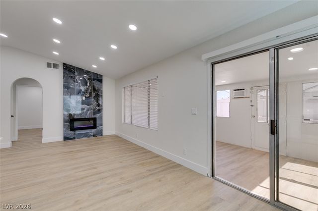 5574 Ballinger Drive, Las Vegas, NV 89142