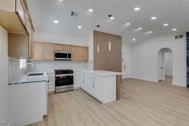 5574 Ballinger Drive, Las Vegas, NV 89142