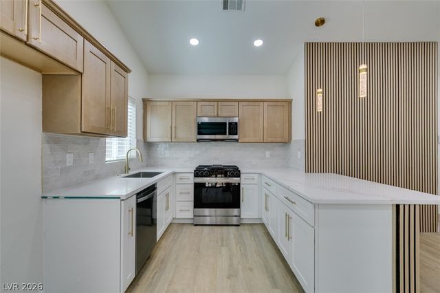 5574 Ballinger Drive, Las Vegas, NV 89142