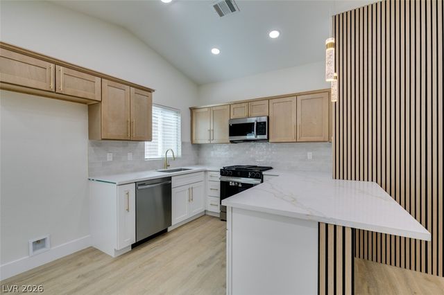 5574 Ballinger Drive, Las Vegas, NV 89142