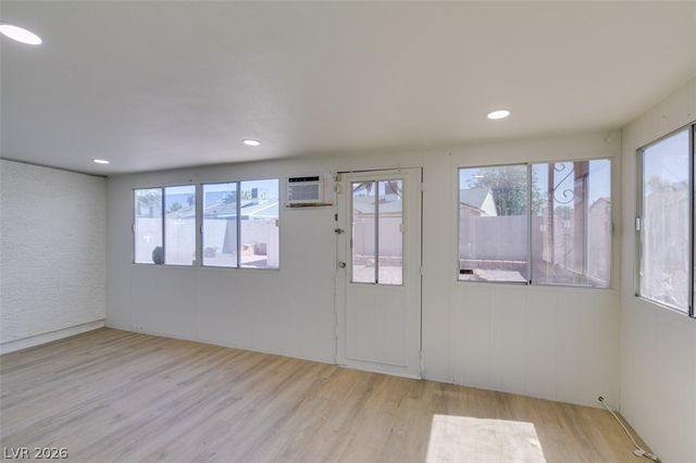 5574 Ballinger Drive, Las Vegas, NV 89142