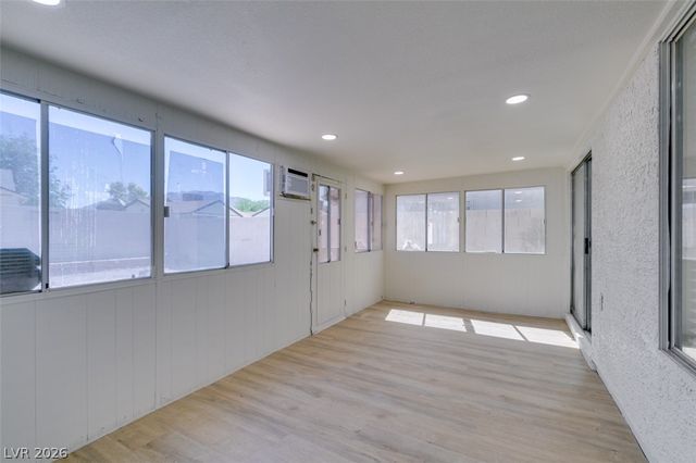 5574 Ballinger Drive, Las Vegas, NV 89142