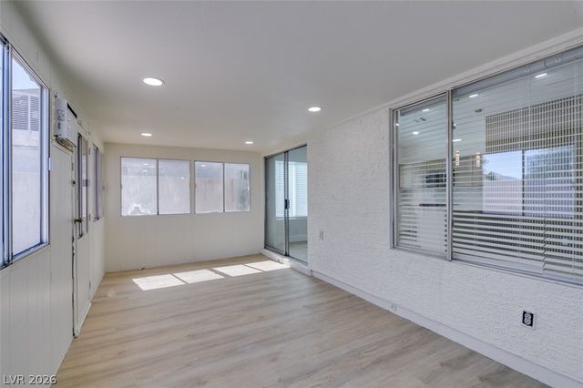 5574 Ballinger Drive, Las Vegas, NV 89142