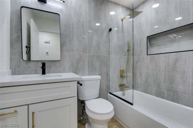 5574 Ballinger Drive, Las Vegas, NV 89142