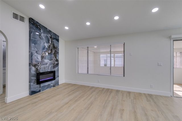 5574 Ballinger Drive, Las Vegas, NV 89142