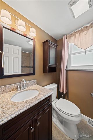 1996 Robinway Drive, Anderson Twp, OH 45230