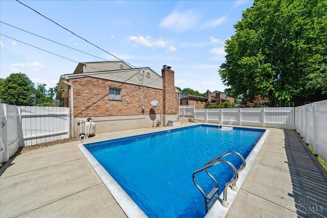 1996 Robinway Drive, Anderson Twp, OH 45230