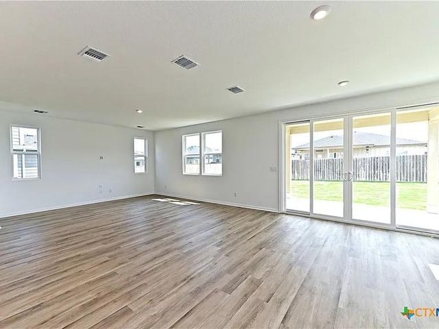 157 Seattle Slew DR, Jarrell, TX 76537