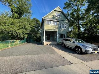 314 Grand Avenue 1F, Leonia, NJ 07605