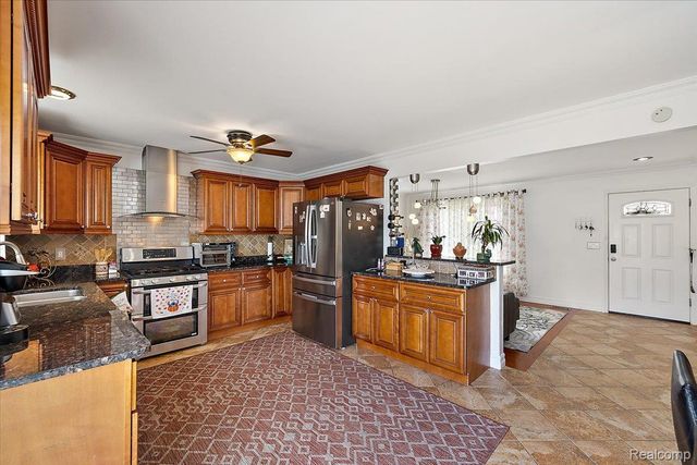 40058 Fraser Drive, Sterling Heights, MI 48310