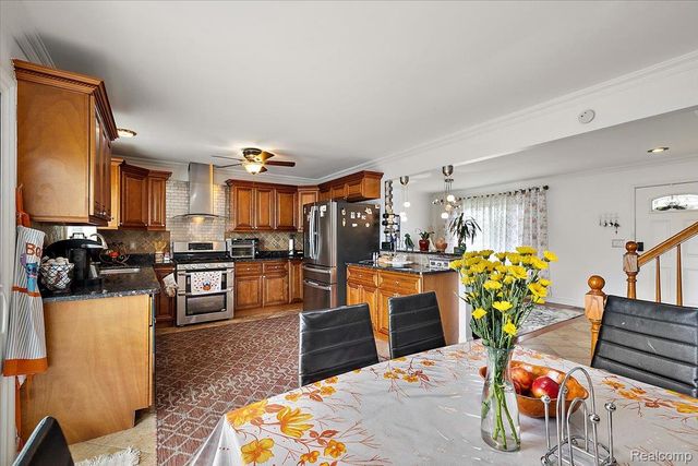 40058 Fraser Drive, Sterling Heights, MI 48310