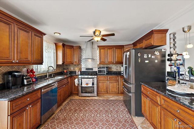 40058 Fraser Drive, Sterling Heights, MI 48310