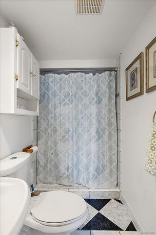 40058 Fraser Drive, Sterling Heights, MI 48310