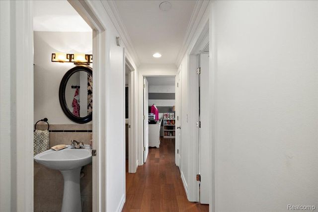 40058 Fraser Drive, Sterling Heights, MI 48310