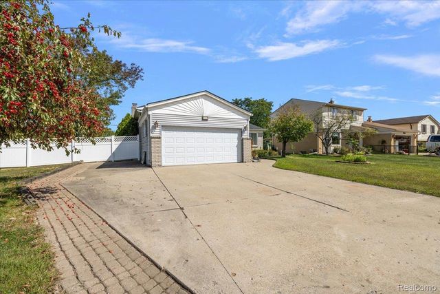 40058 Fraser Drive, Sterling Heights, MI 48310