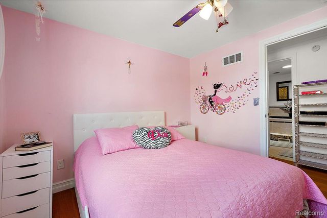 40058 Fraser Drive, Sterling Heights, MI 48310