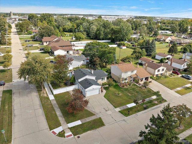 40058 Fraser Drive, Sterling Heights, MI 48310
