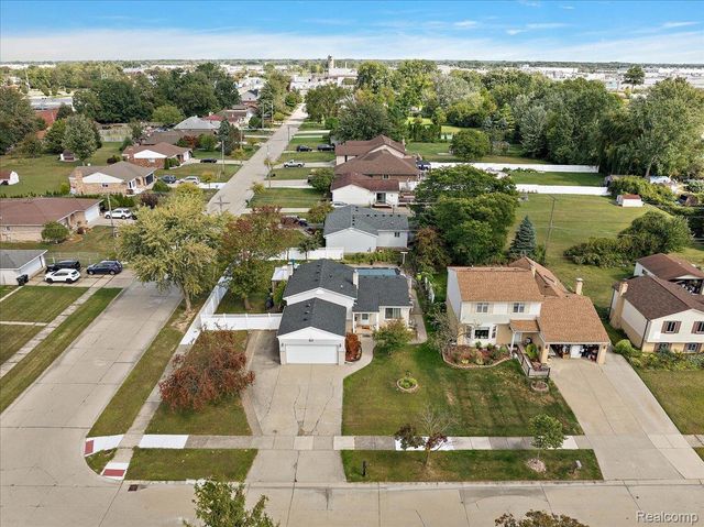 40058 Fraser Drive, Sterling Heights, MI 48310