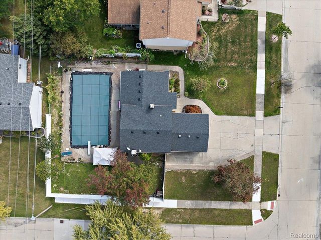 40058 Fraser Drive, Sterling Heights, MI 48310