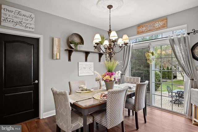 8 SARATOGA SPRINGS DR, Cinnaminson, NJ 08077