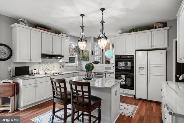 8 SARATOGA SPRINGS DR, Cinnaminson, NJ 08077