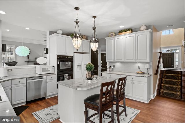 8 SARATOGA SPRINGS DR, Cinnaminson, NJ 08077