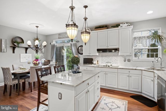 8 SARATOGA SPRINGS DR, Cinnaminson, NJ 08077