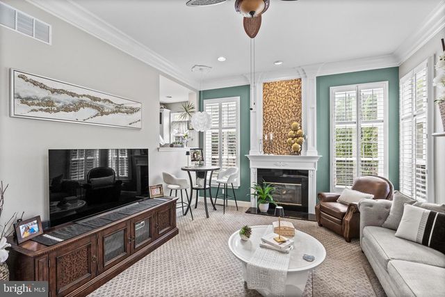 8 SARATOGA SPRINGS DR, Cinnaminson, NJ 08077