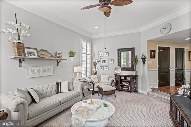 8 SARATOGA SPRINGS DR, Cinnaminson, NJ 08077