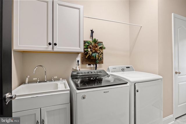 8 SARATOGA SPRINGS DR, Cinnaminson, NJ 08077