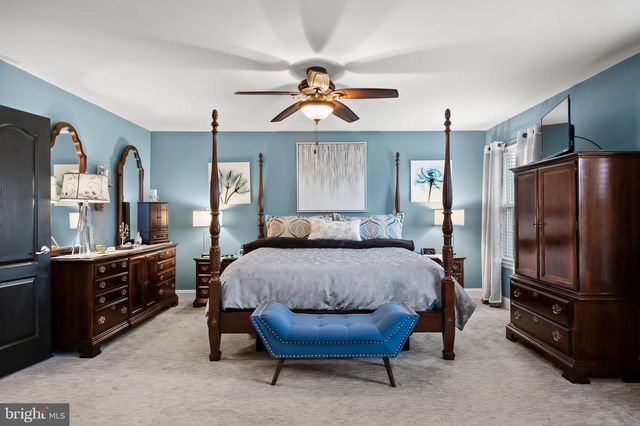 8 SARATOGA SPRINGS DR, Cinnaminson, NJ 08077