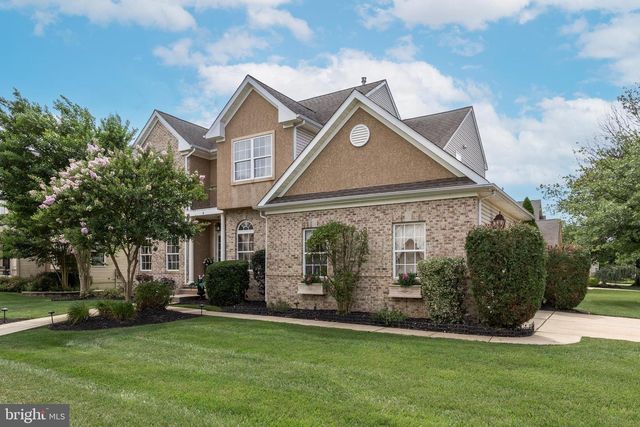 8 SARATOGA SPRINGS DR, Cinnaminson, NJ 08077