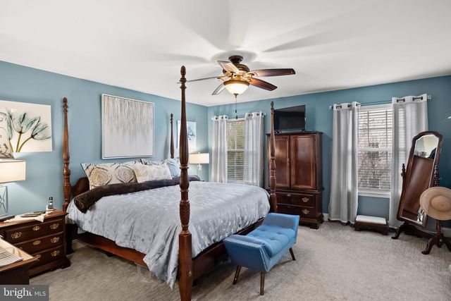 8 SARATOGA SPRINGS DR, Cinnaminson, NJ 08077