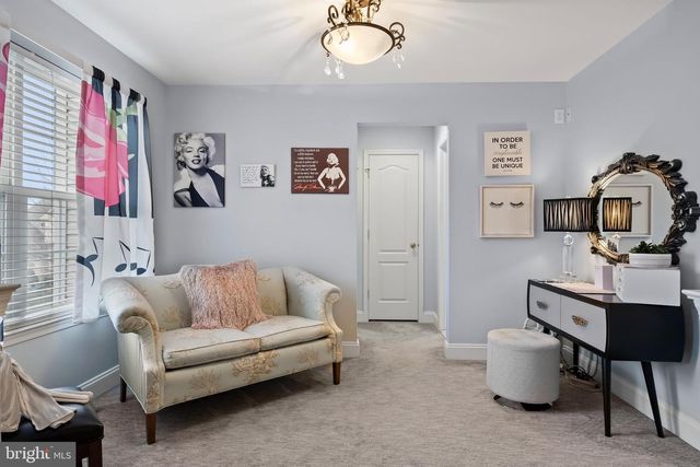 8 SARATOGA SPRINGS DR, Cinnaminson, NJ 08077